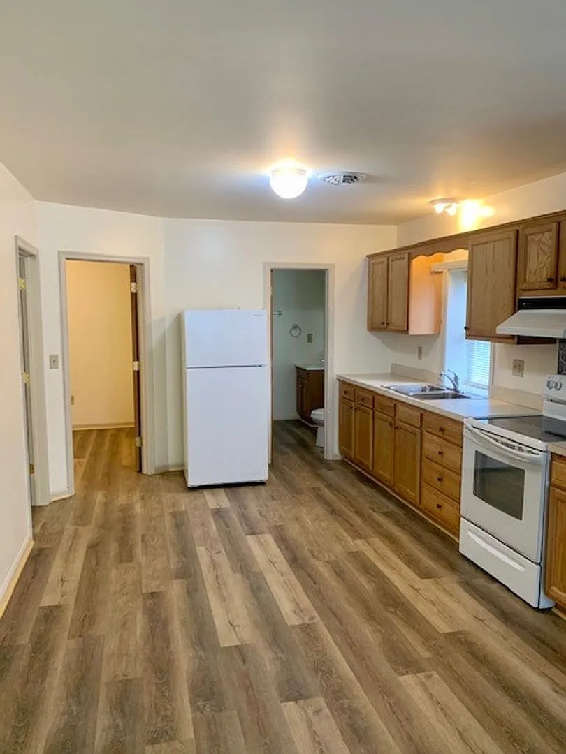 119 W Market St — Photo 1
