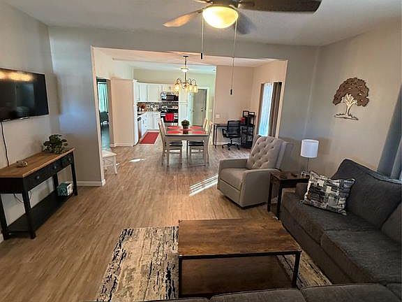 5th image of 505 E 11th St