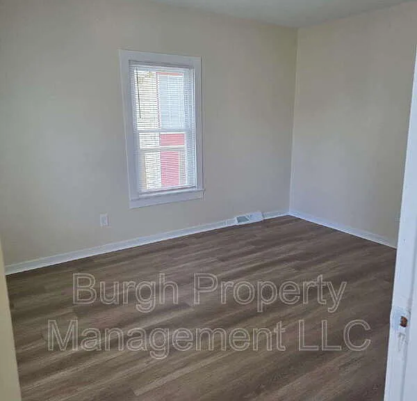 222 Vine St — Photo 8