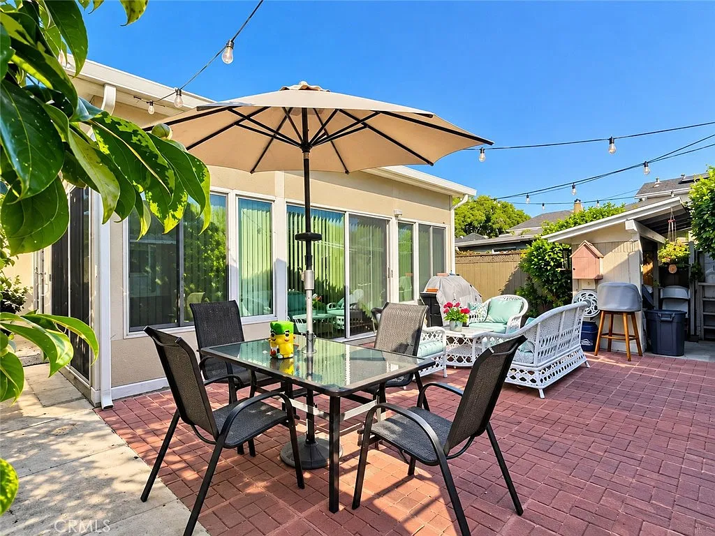 Studio, 350 sqft, $1,725 — Photo 2