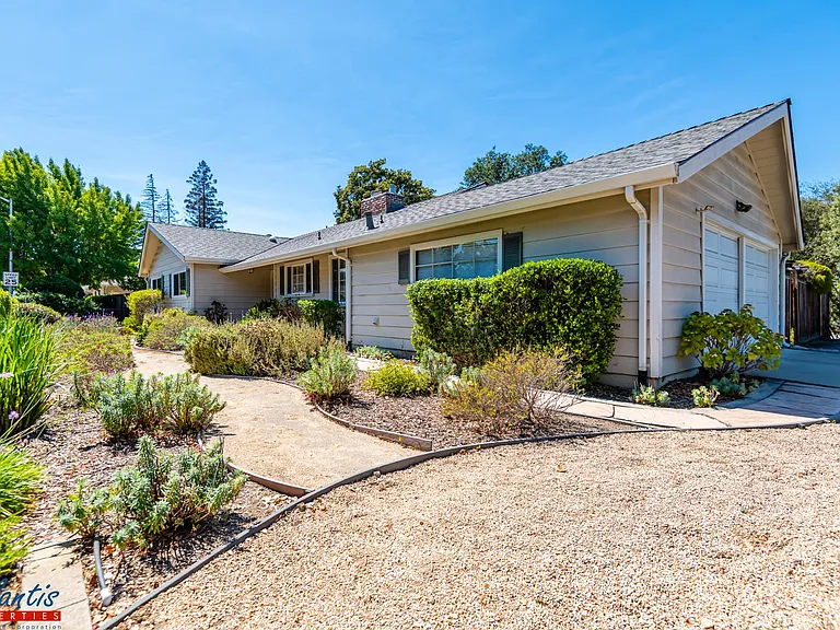 680 Arastradero Rd — Photo 2