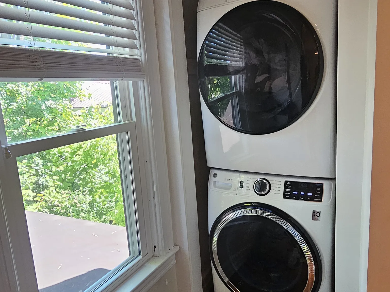 2 bed, $1,800 — Photo 2