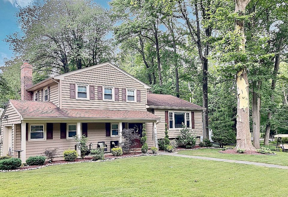 2nd image of 1 Balsam Dr