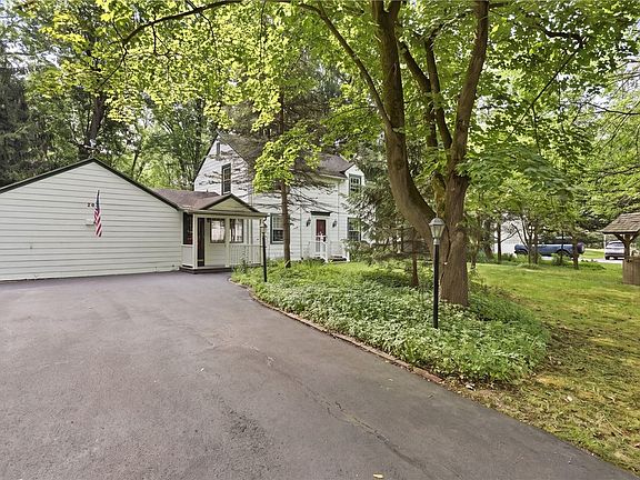 5th image of 206 Bastian Rd