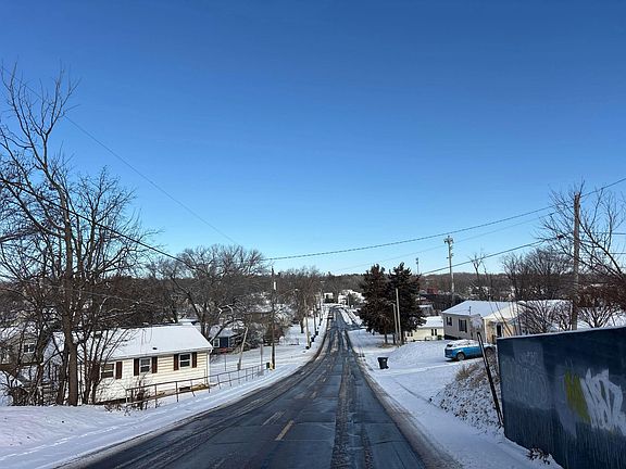 4th image of 1008 S 10th St