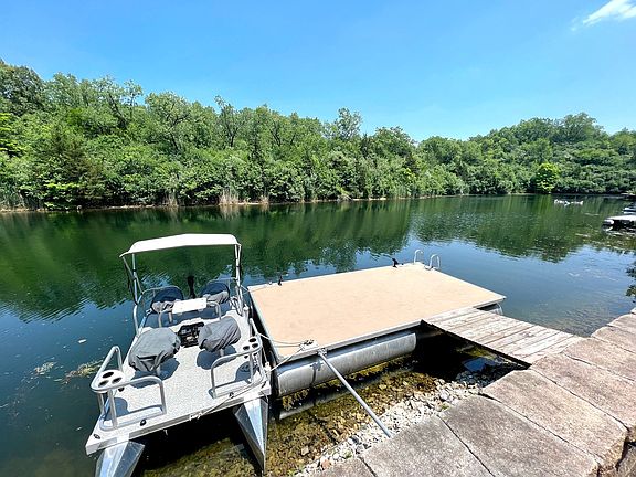 2nd image of 19 Lakeshore Dr