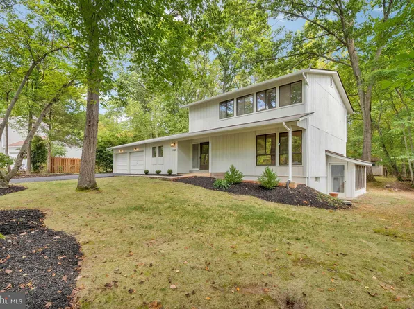 11320 French Horn Ln, Reston, VA 20191