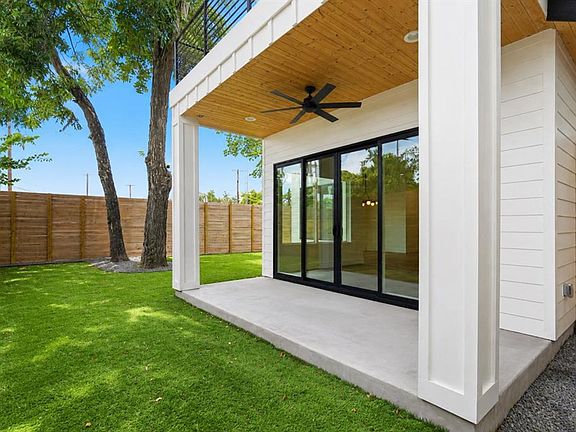 5th image of 752 Pedernales St