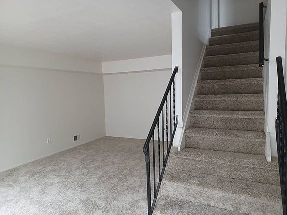 5th image of 687A Elbe Ave