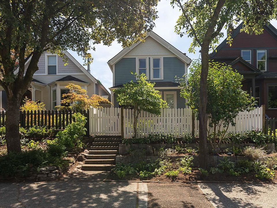 1st image of 618 Union St