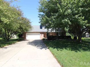 316 E Eller Dr, East Peoria, IL