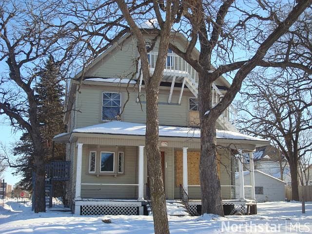 1st image of 602 6th Ave S