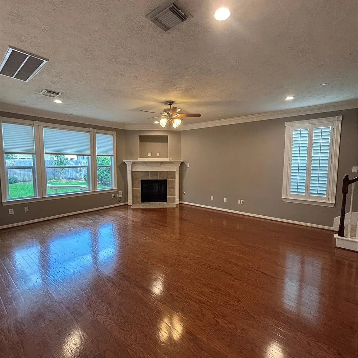 4 bed, 2.5 bath, 2554 sqft, $4,000 — Photo 4