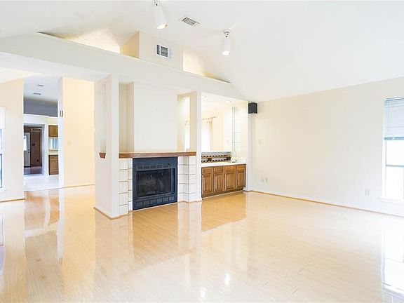4th image of 2512 Hadley Cir
