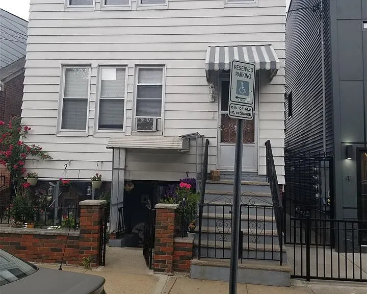 39 Beacon Ave #2 — Photo 11