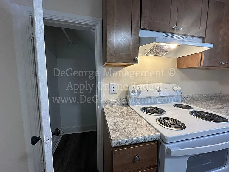 1161 E Union St — Photo 8