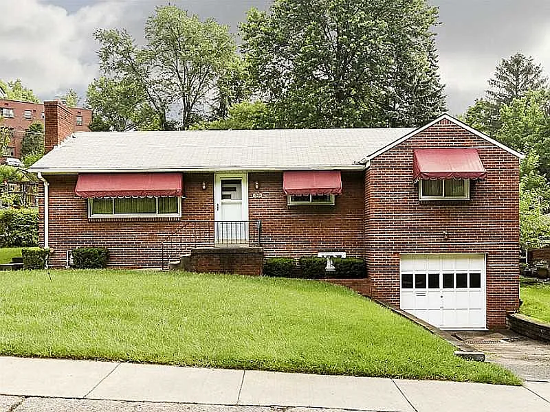 823 Baldwin St photo 1