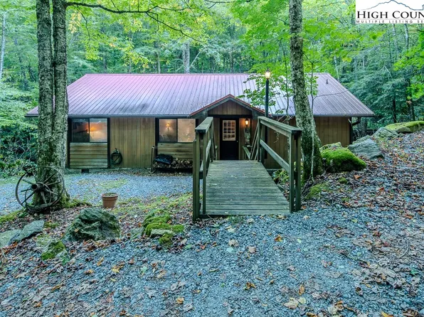 205 Dogwood Lane, Beech Mountain, NC 28604