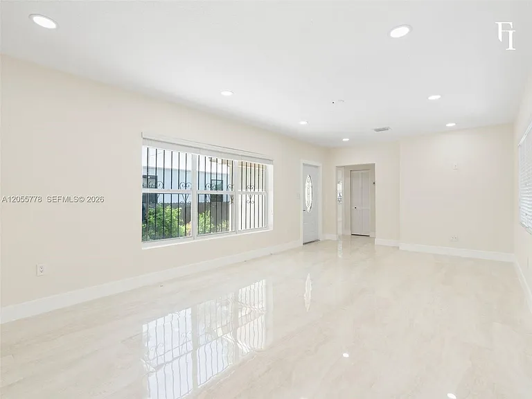 3228 NW 11th Ave — Photo 7