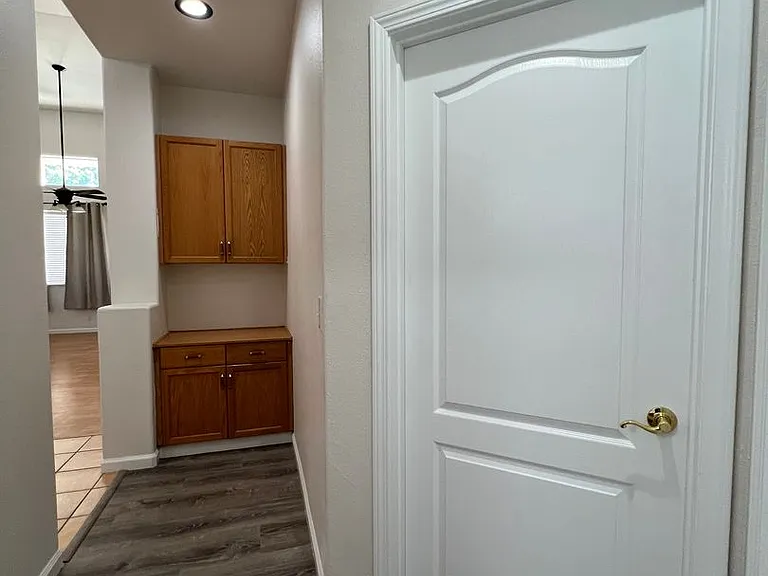 5835 W Athens Ave — Photo 8