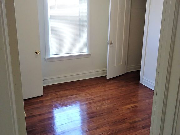 3rd image of 1961 E 72nd St #3