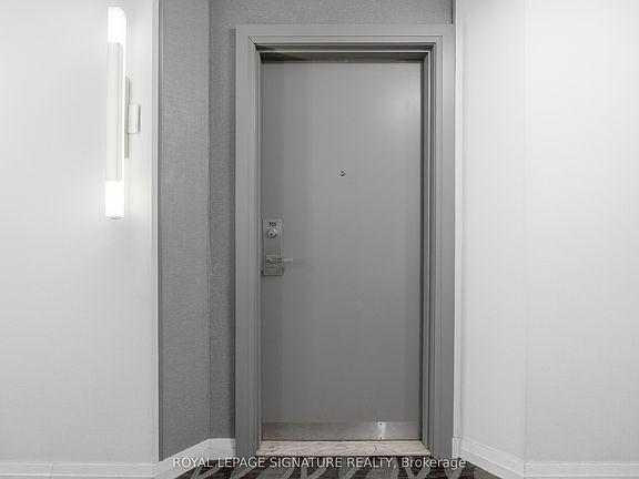 4th image of 228 Queens Quay W #701
