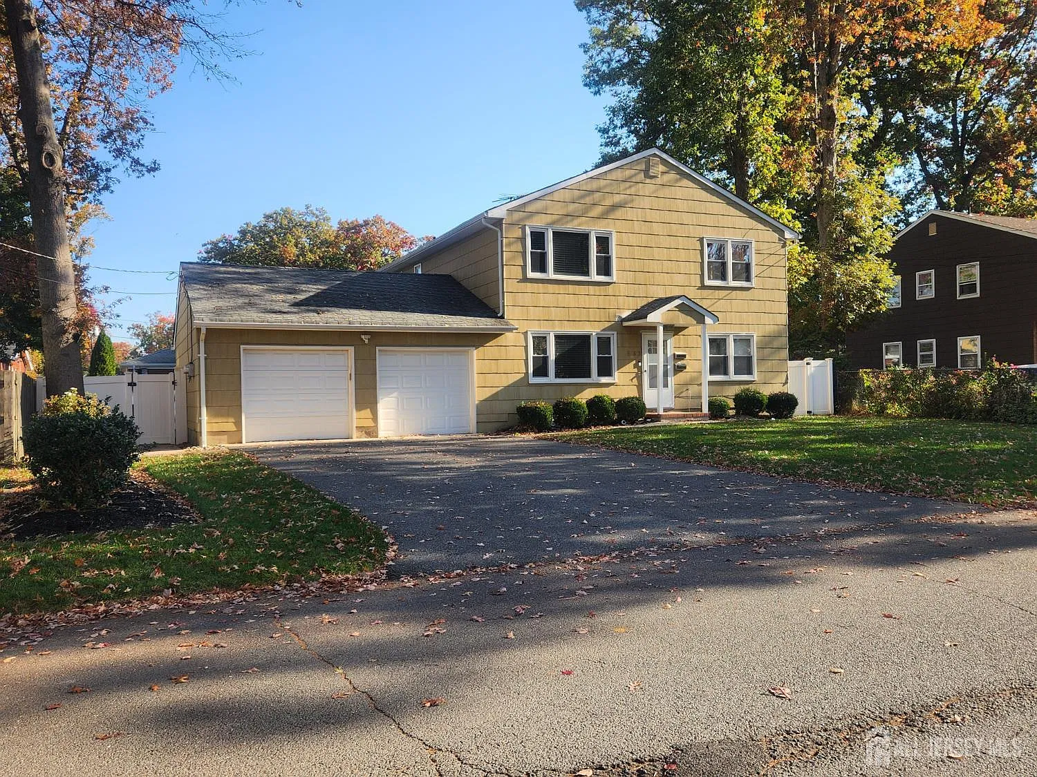 2 bed, 1.0 bath, $2,500 — Photo 2