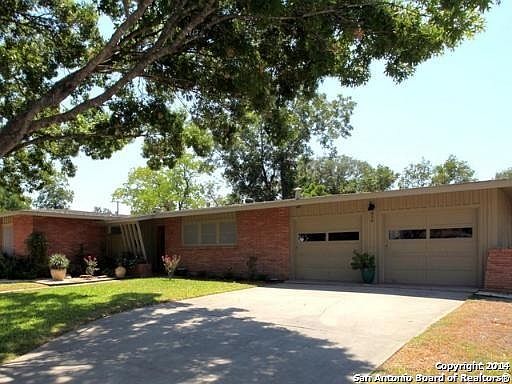 5th image of 414 Oak Glen Dr