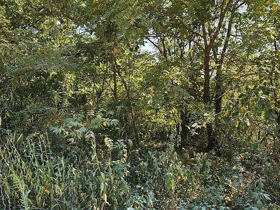 2nd image of 1926 E 555th Road