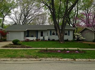 121 Yorkshire Dr, Lawrence, KS 66049