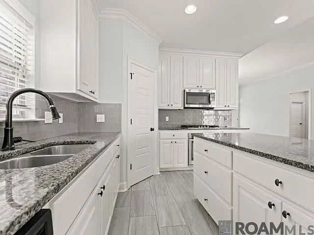 10365 Fountain Ln — Photo 2