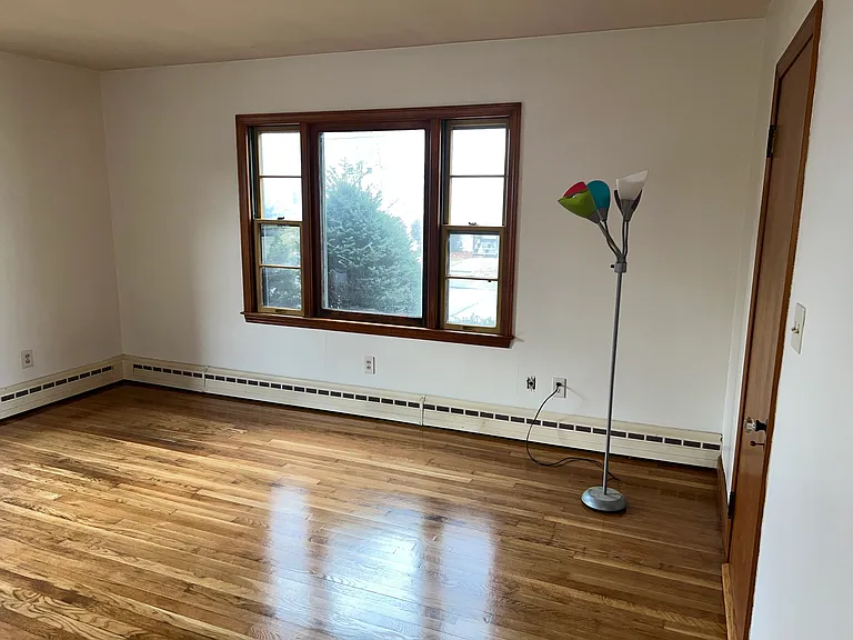 6 Everett Ave #1 — Photo 4