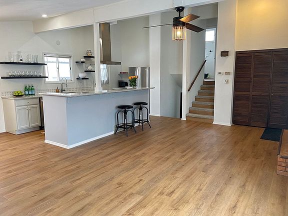 3rd image of 624 Meadowlark Ln