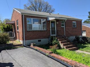 826 Palmer Ave, Salem, VA 24153