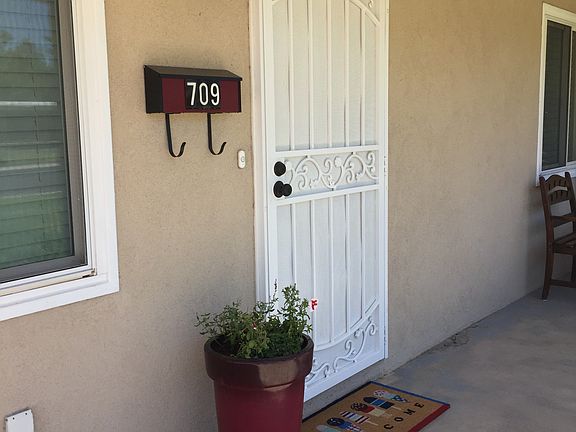 2nd image of 709 Palomas Dr NE