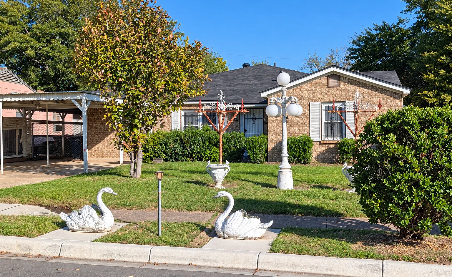 4 bed, 2075 sqft, $2,800 — Photo 1