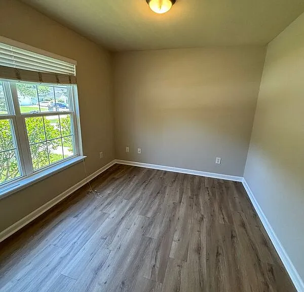 504 Savannah River Dr — Photo 21