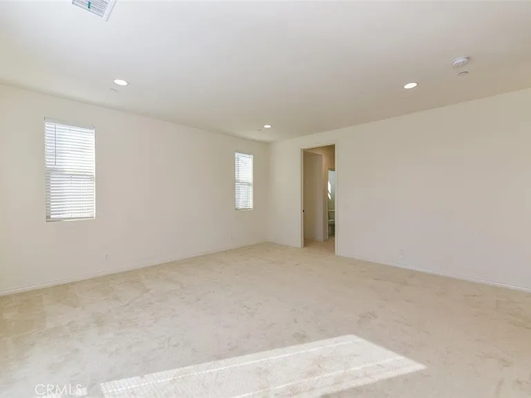 117 Halo — Photo 23