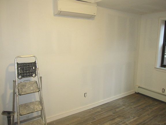 4th image of 3145 30th St #1