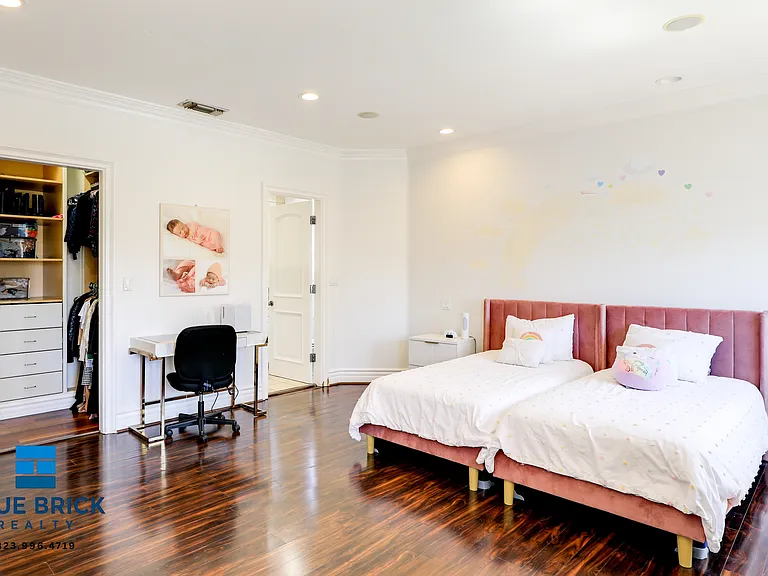 5230 Teesdale Ave — Photo 38