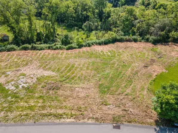 9 Timbercrest Cir, Cecil, PA 15321