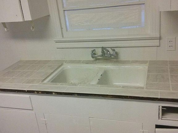 3rd image of 3146 Regent St