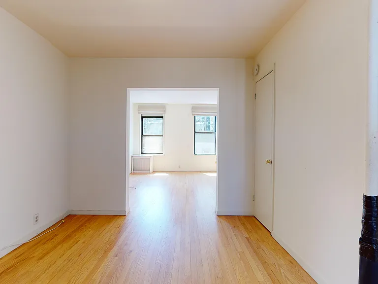 305 E 76th St #5B — Photo 4
