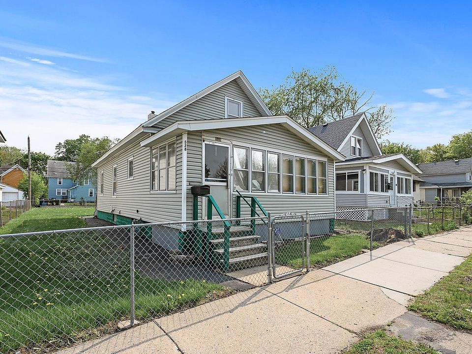 1st image of 528 Van Buren Ave