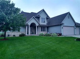 1416 Spahn Dr, Waunakee, WI 53597