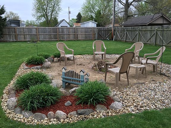 4th image of 11190 Hemlock Dr