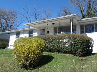 110 Cahill Ln, Oak Ridge, TN 37830