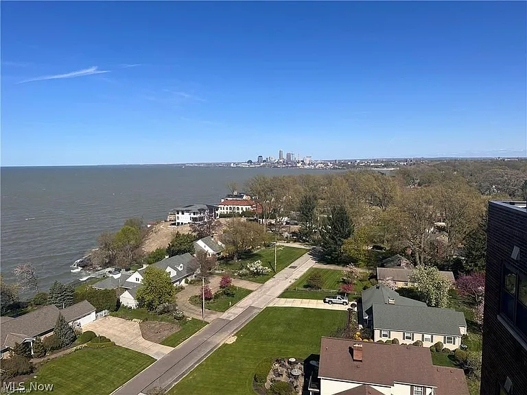 11720 Edgewater Dr #908 — Photo 16