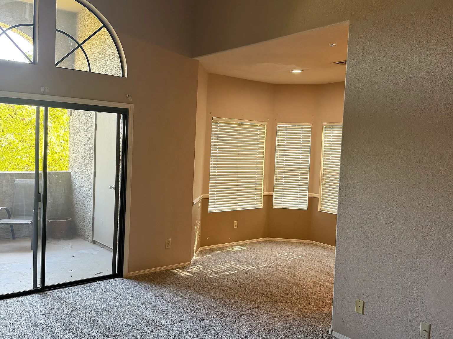 2 bed, 1105 sqft, $2,200 — Photo 3