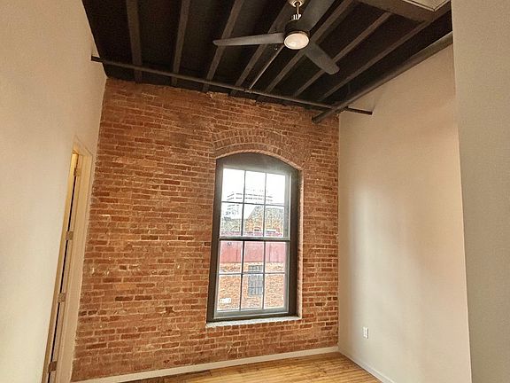 3rd image of 120 Walton St #6D
